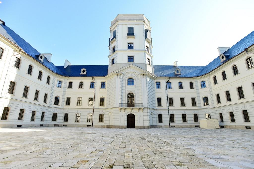Magdalena Apartman Eger Exteriör bild